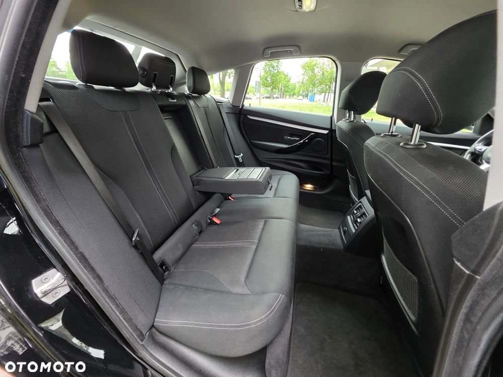 BMW Seria 3 318d Sport Line - 35