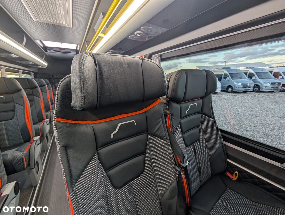 Mercedes-Benz Sprinter 519 - 21