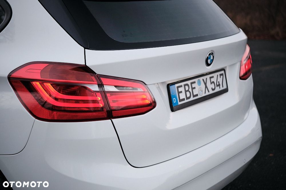 BMW Seria 2 218i - 11