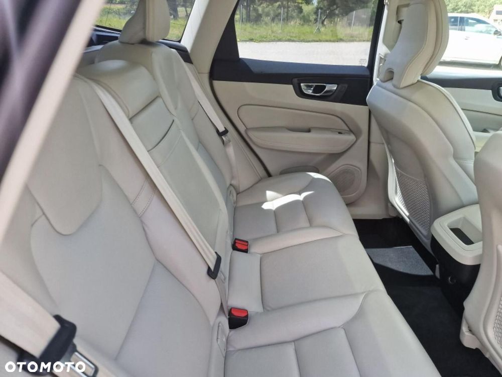 Volvo XC 60 - 8