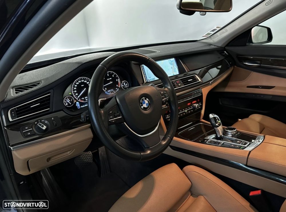 BMW 740 d xDrive - 8