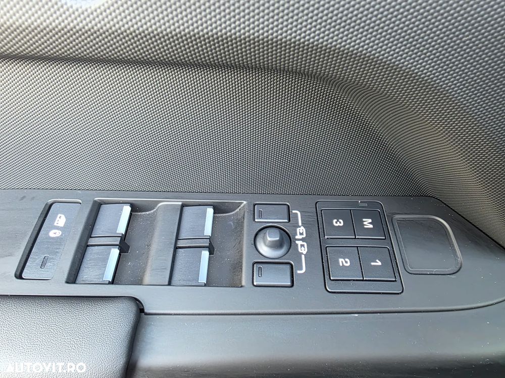 Land Rover Defender - 13