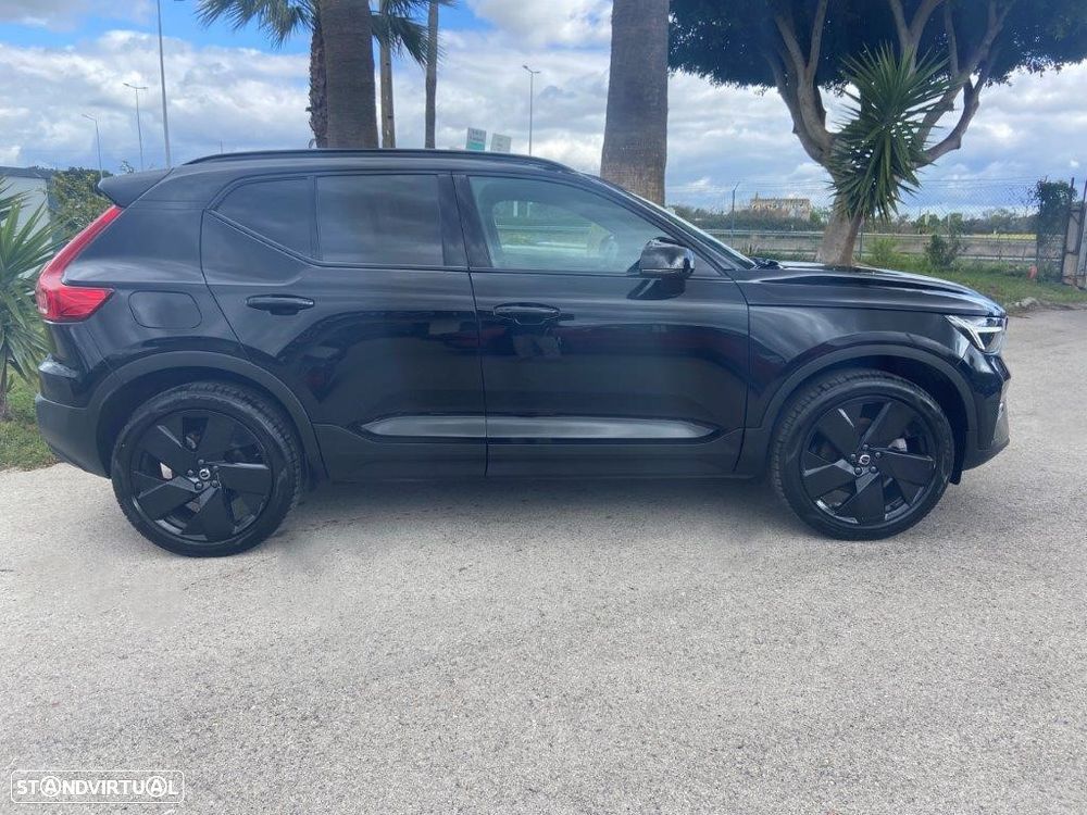 Volvo XC 40 2.0 B3 Black Edition - 3