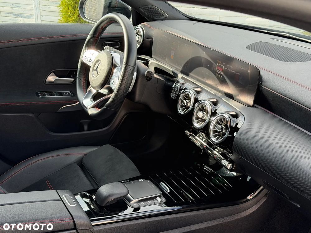 Mercedes-Benz CLA 250 4-Matic AMG Line 7G-DCT - 33