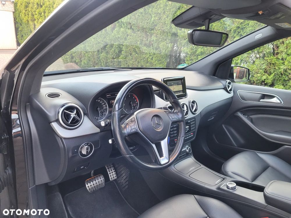 Mercedes-Benz Klasa B 180 CDI (BlueEFFICIENCY) 7G-DCT - 17