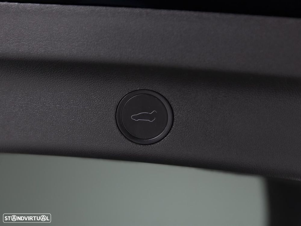 Tesla Model Y Long Range Tração Integral - 16