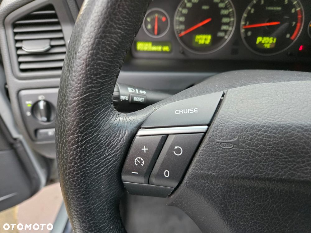 Volvo V70 2.4 Summum - 16