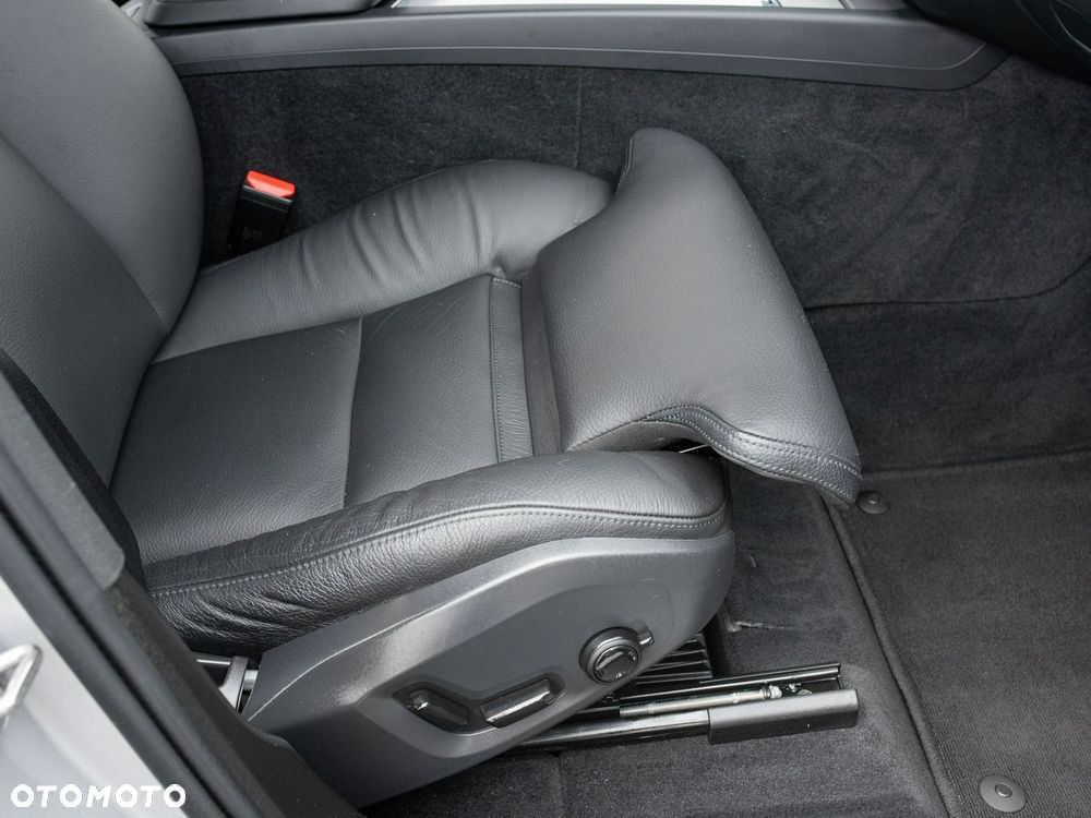 Volvo XC 60 B4 B Plus Bright - 29