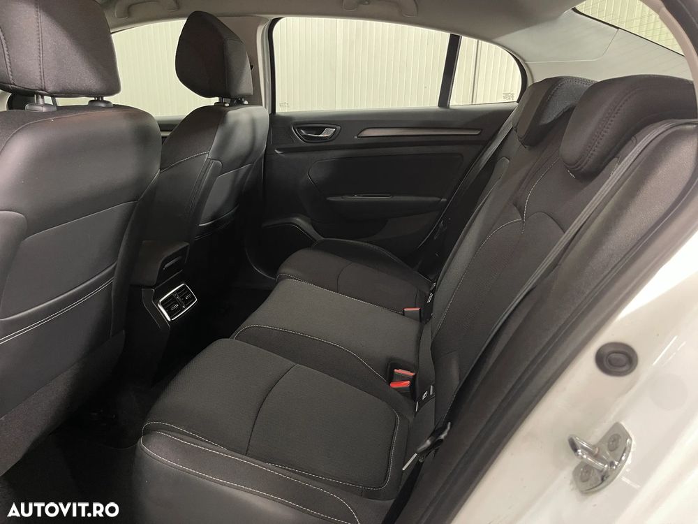 Renault Megane TCe 140 GPF Zen - 11