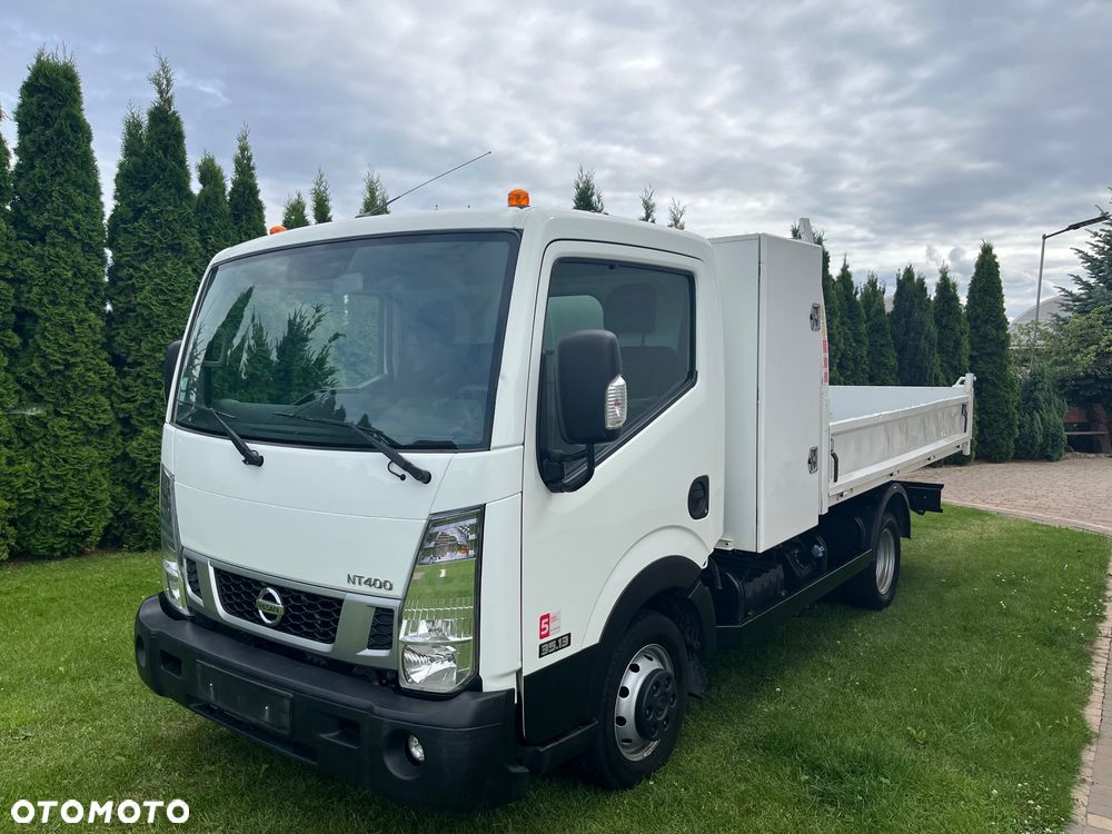 Nissan NT 400 - 1