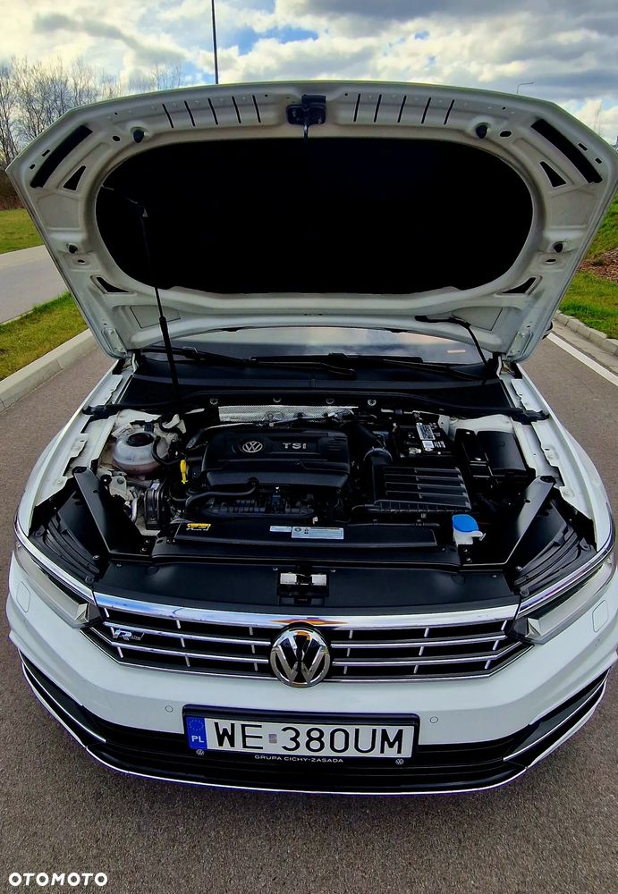 Volkswagen Passat - 2