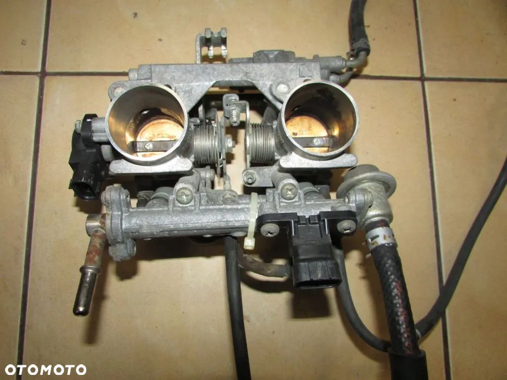 Yamaha TDM 900 przepustnice wtryskiwacze - 1