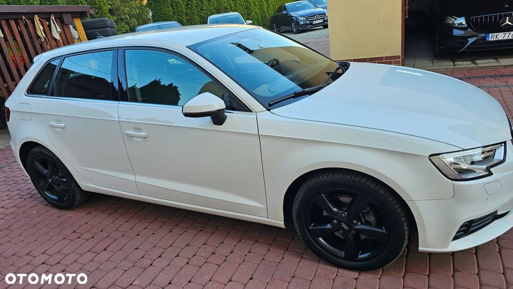 Audi A3 Sportback 30 TDI design - 19