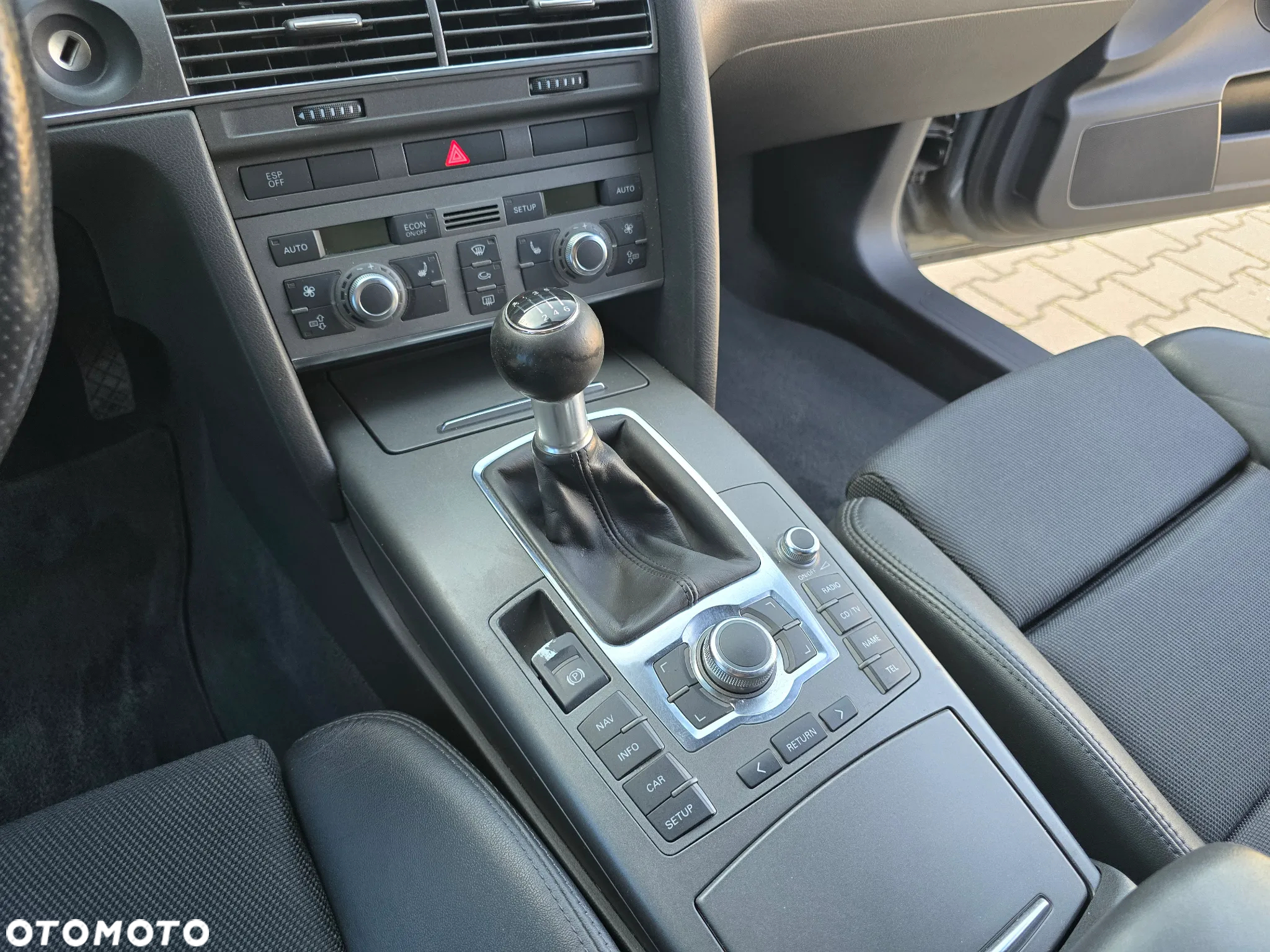 Audi A6 2.4 - 6