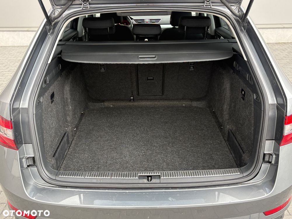 Skoda Superb 2.0 TDI Active - 35