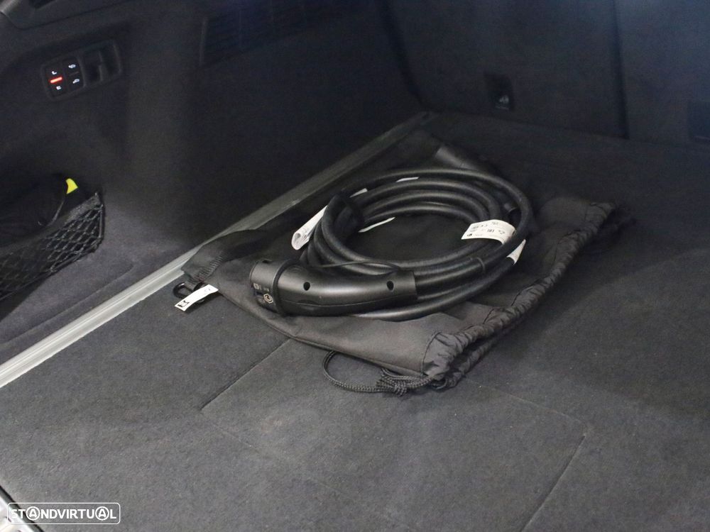 Audi Q8 55 TFSIe quattro Tiptronic - 22