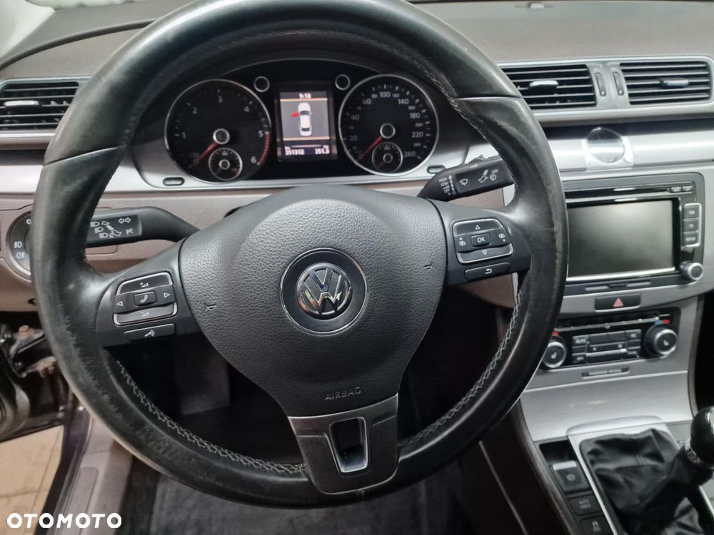 Volkswagen Passat 2.0 TDI Comfortline - 10