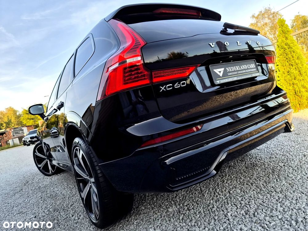 Volvo XC 60 B4 D Plus Dark - 35