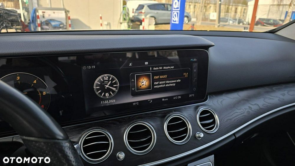 Mercedes-Benz Klasa E - 17