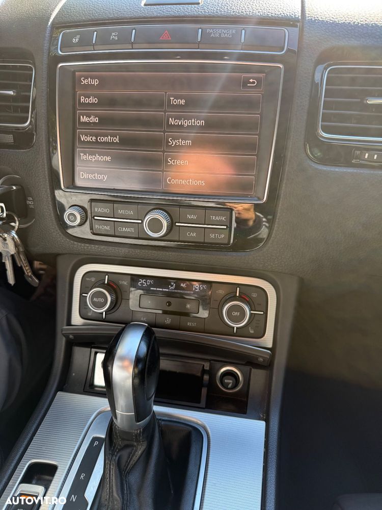Volkswagen Touareg - 12