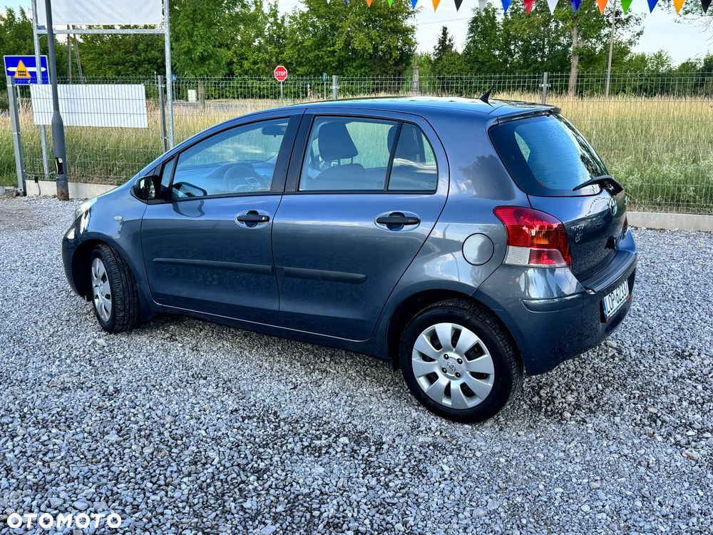 Toyota Yaris - 11