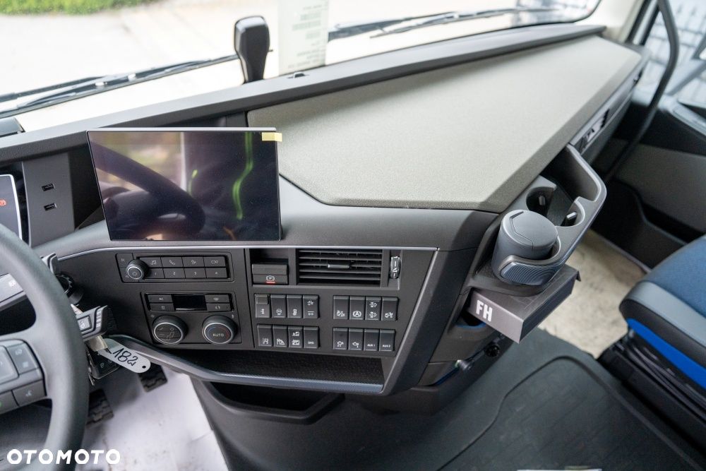 Volvo FH 500 6x2 - 11