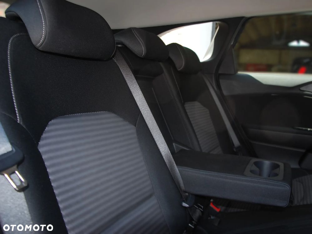 Kia Ceed - 10