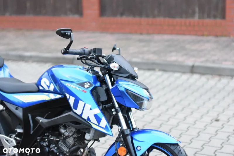 Suzuki GSX - 4