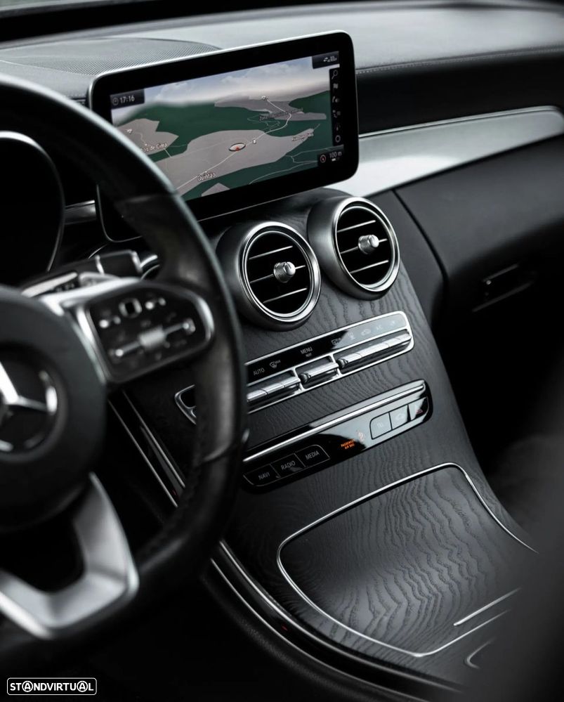 Mercedes-Benz C 300 e AMG Line - 18