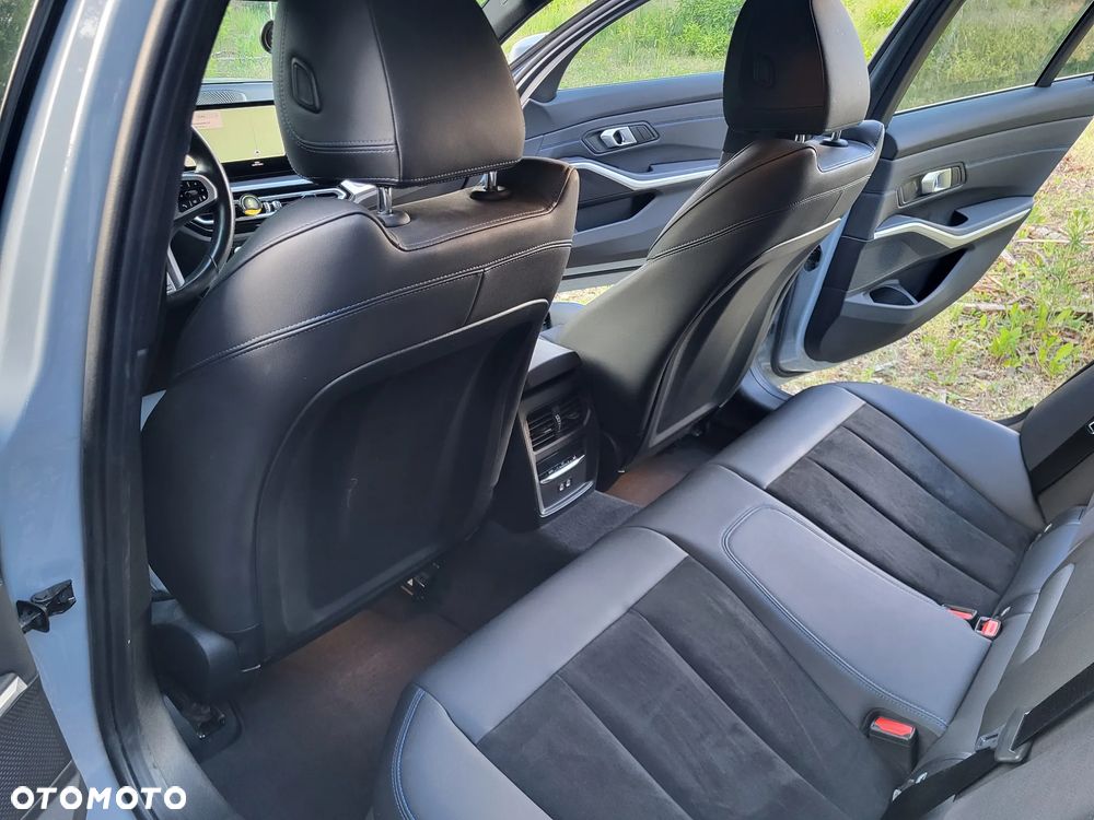BMW Seria 3 318d Edition M Sport Shadow - 40