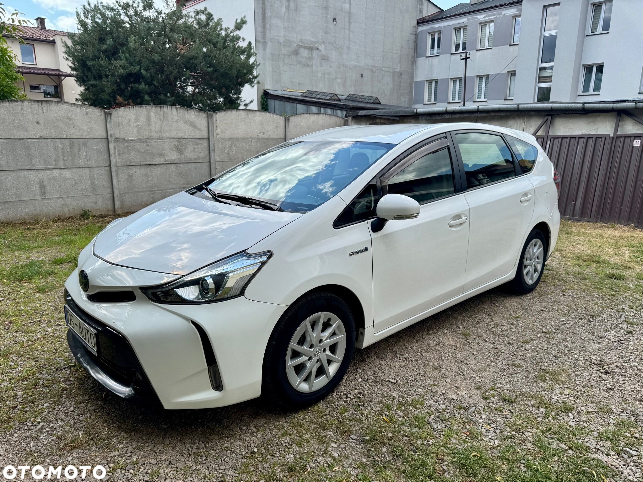 Toyota Prius+ - 1