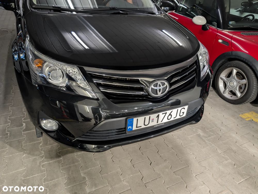 Toyota Avensis - 1