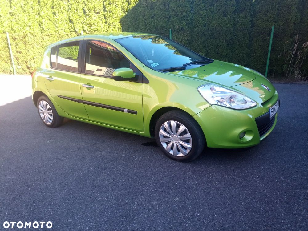 Renault Clio 2010 photo 3
