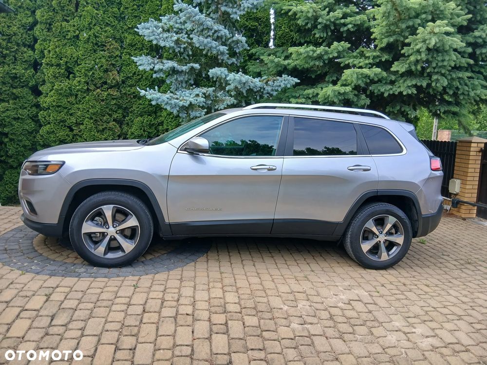 Jeep Cherokee - 18