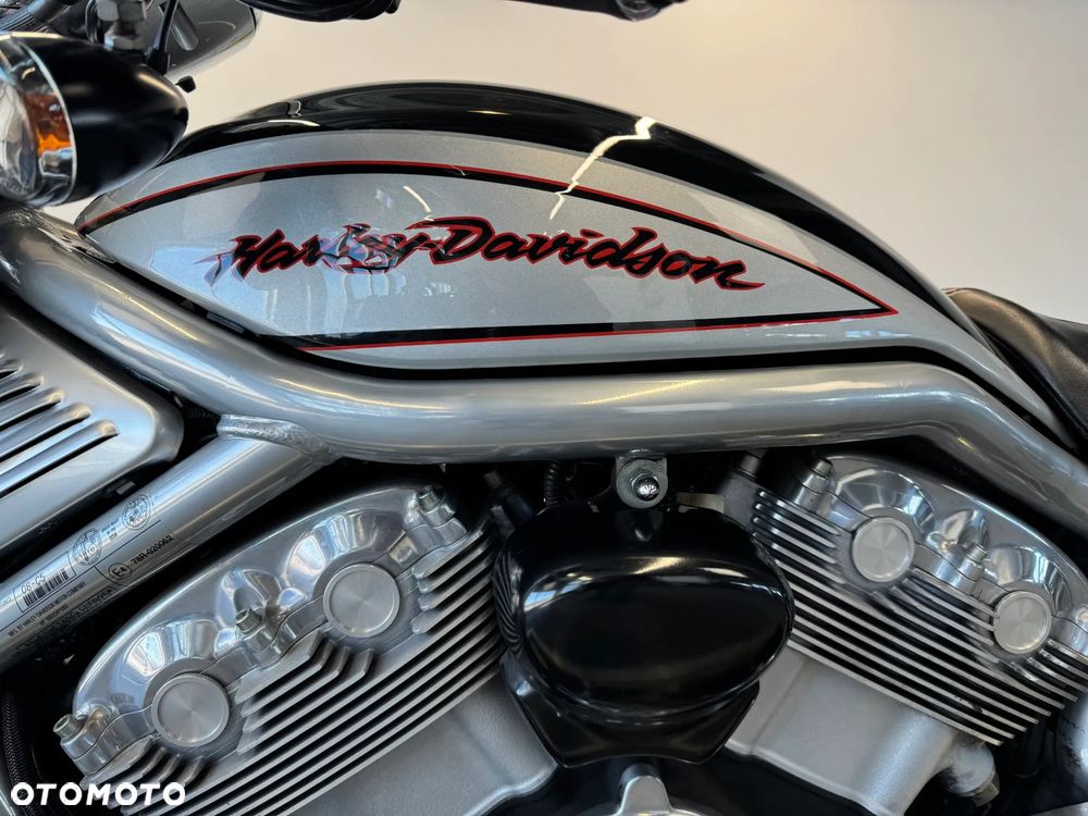 Harley-Davidson V-Rod Street Rod - 21