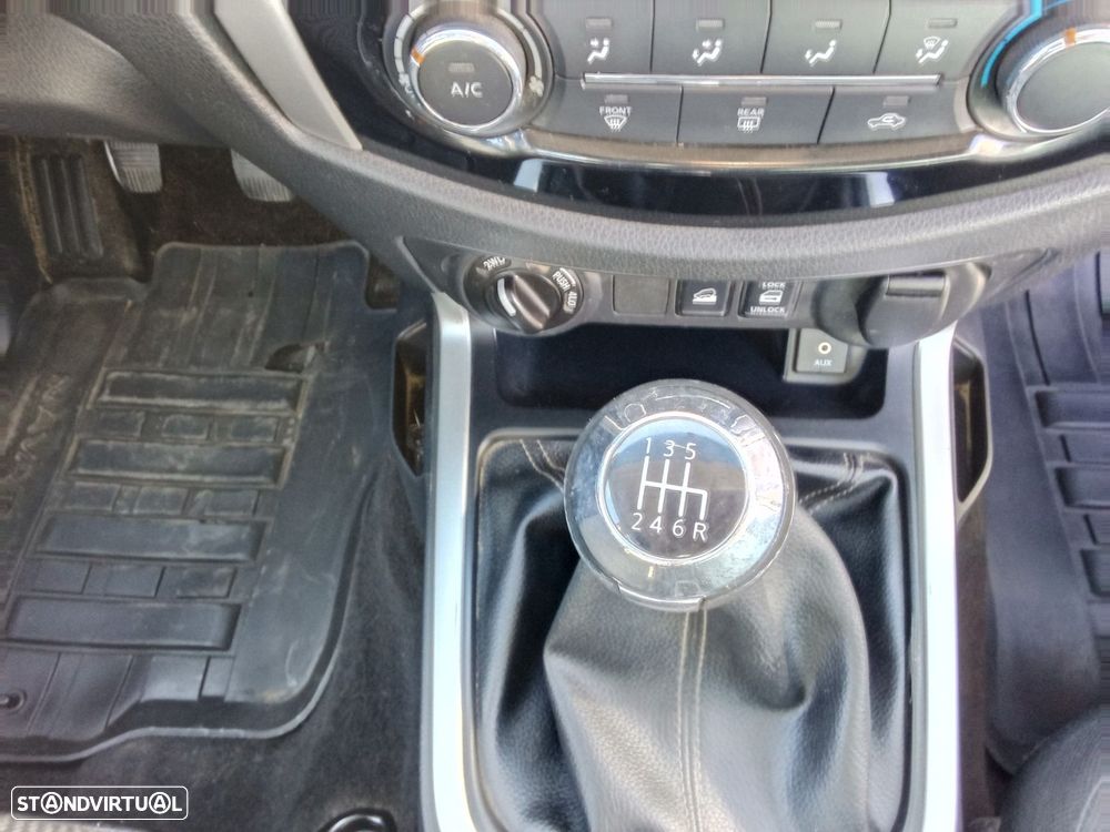 Nissan Navara 2.3 dCi CD 4WD Tekna - 17