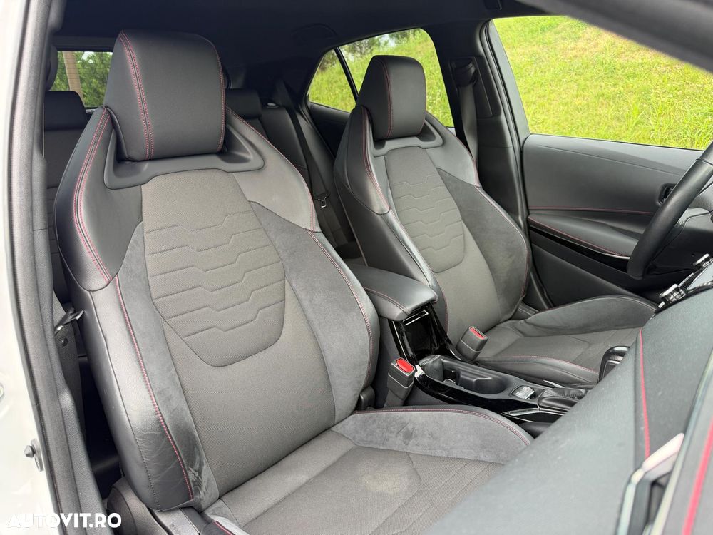 Toyota Corolla - 16