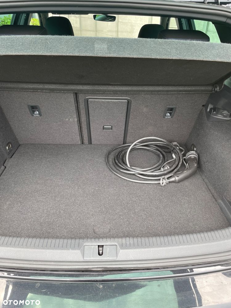 Volkswagen Golf - 29