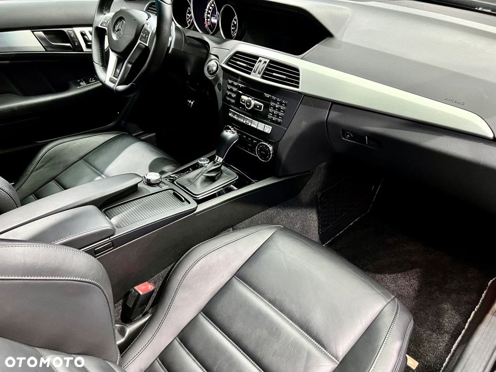 Mercedes-Benz Klasa C 63 AMG Coupe AMG SPEEDSHIFT MCT - 16