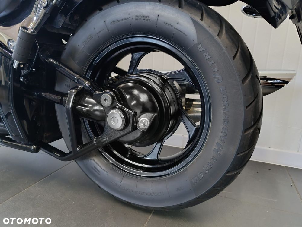 Suzuki Intruder - 13