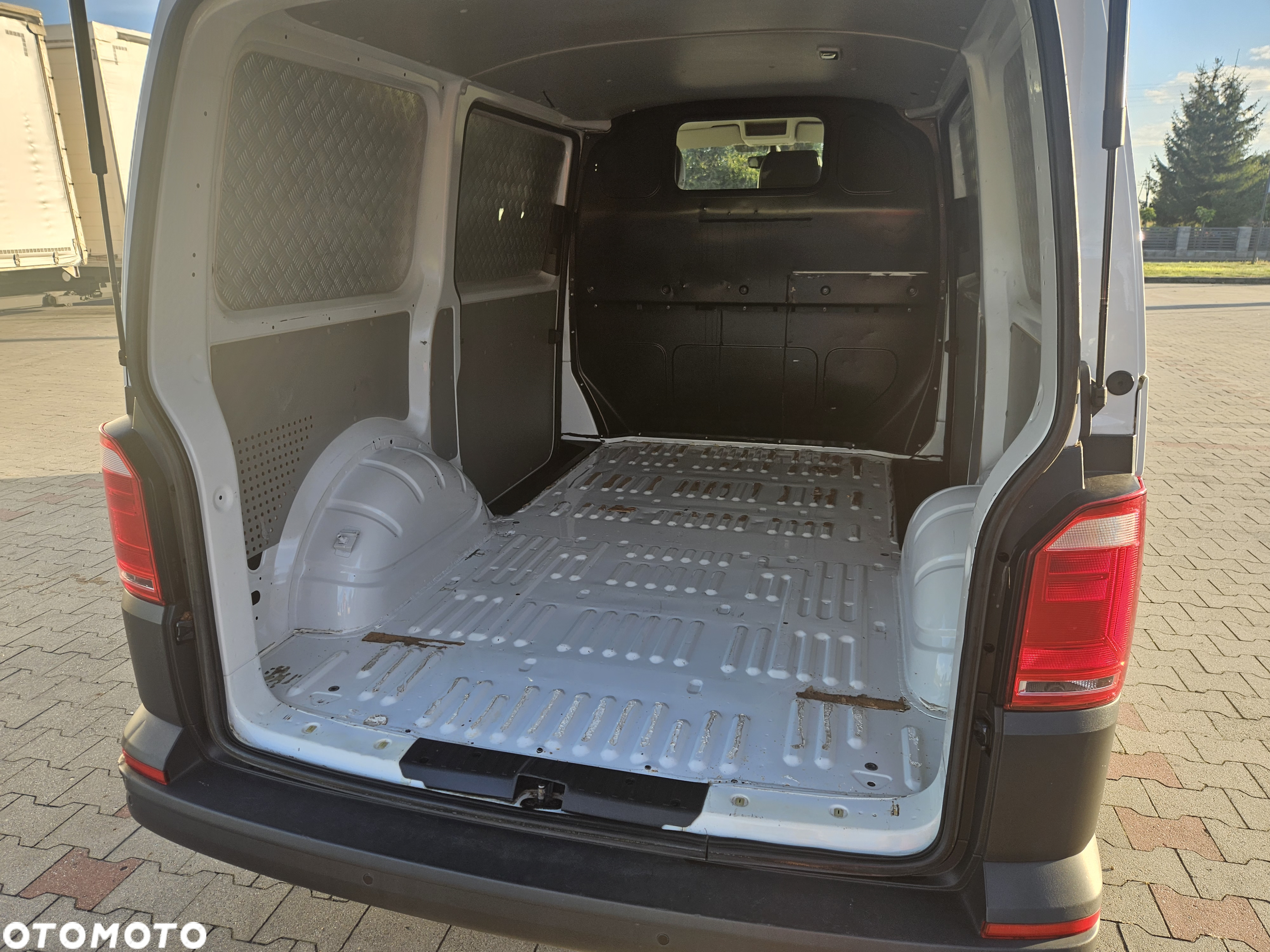 Volkswagen Transporter - 14