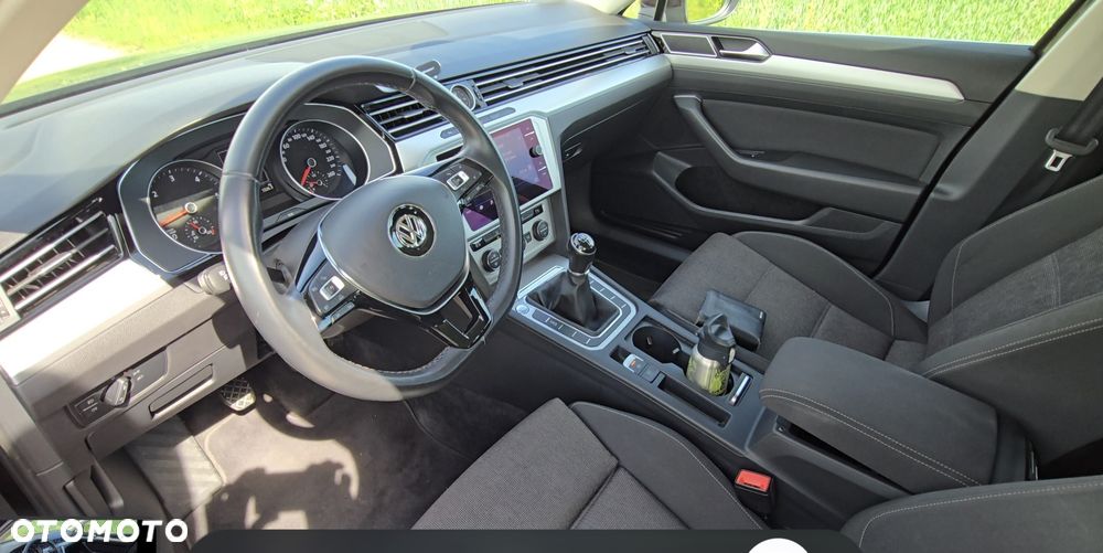 Volkswagen Passat - 5