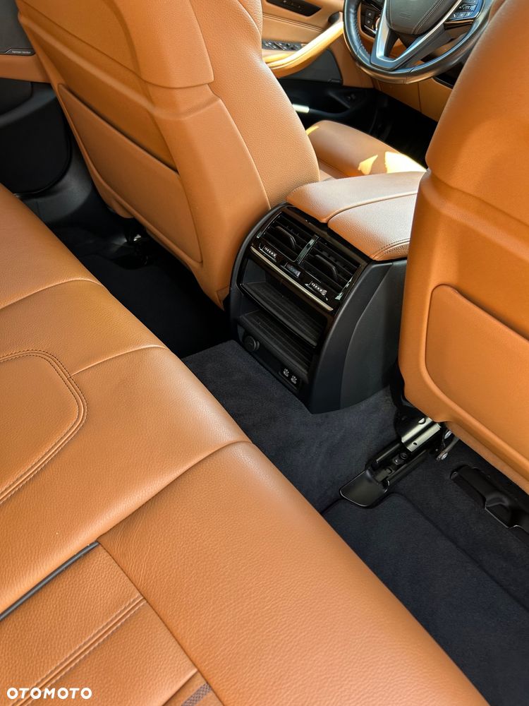 BMW Seria 5 520d - 23