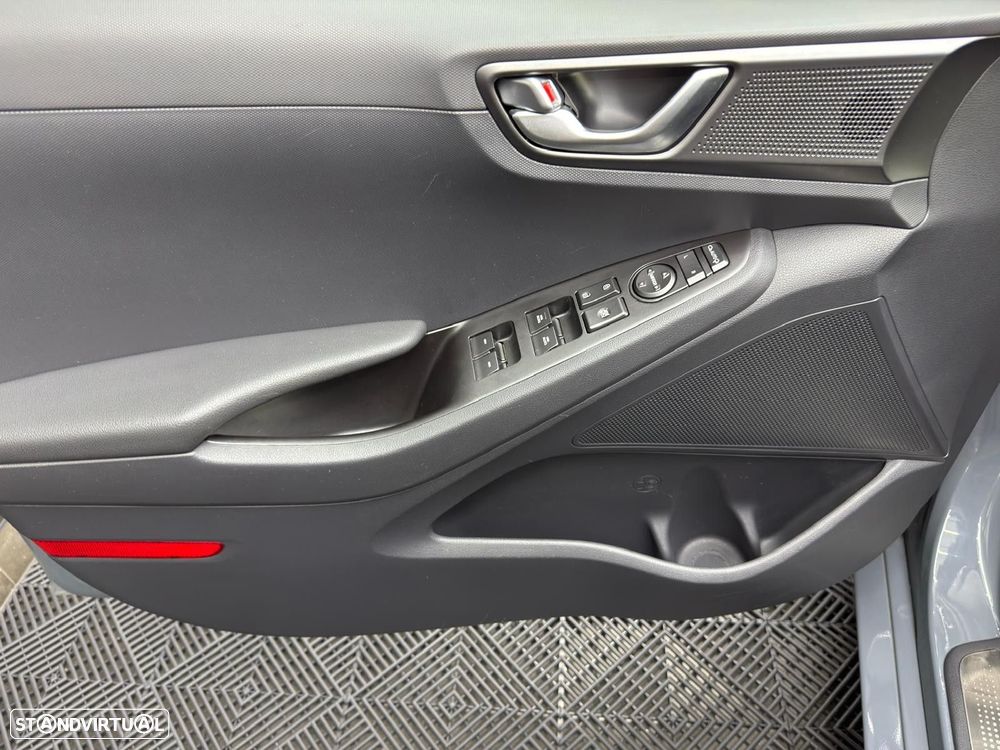 Hyundai Ioniq 1.6 GDI PHEV Pack Plus - 39