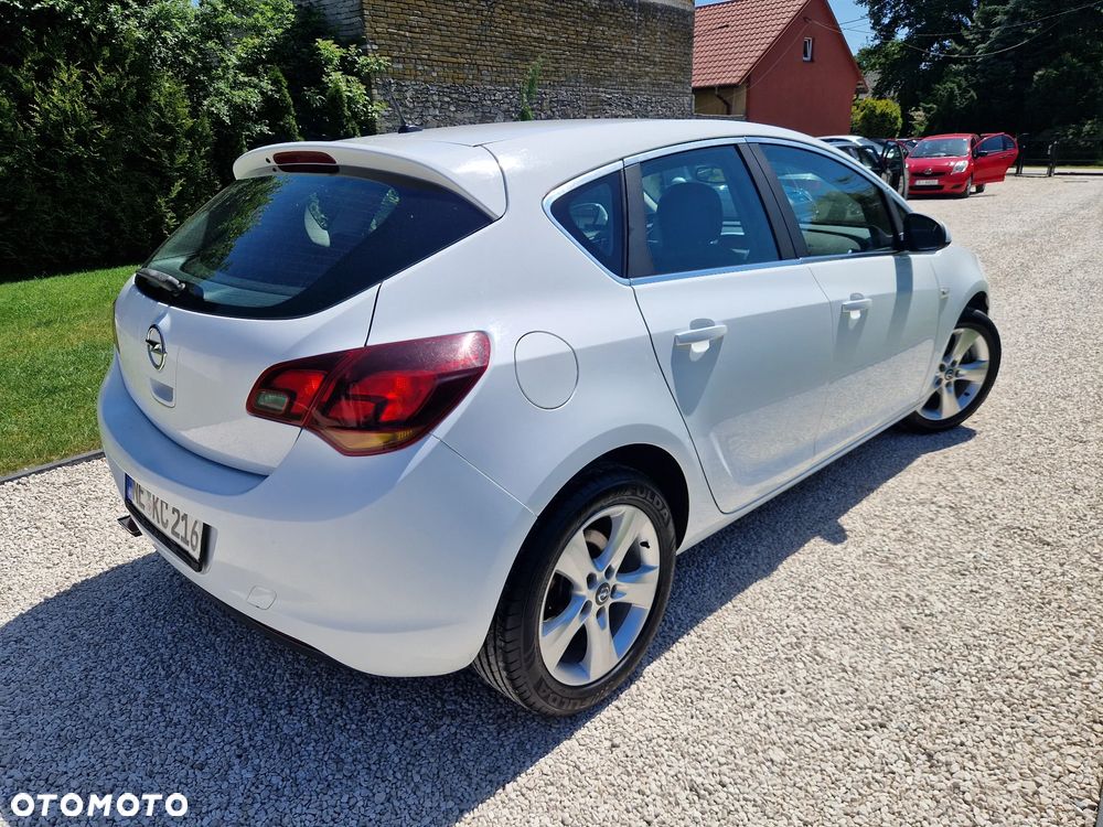 Opel Astra 1.6 Turbo - 31