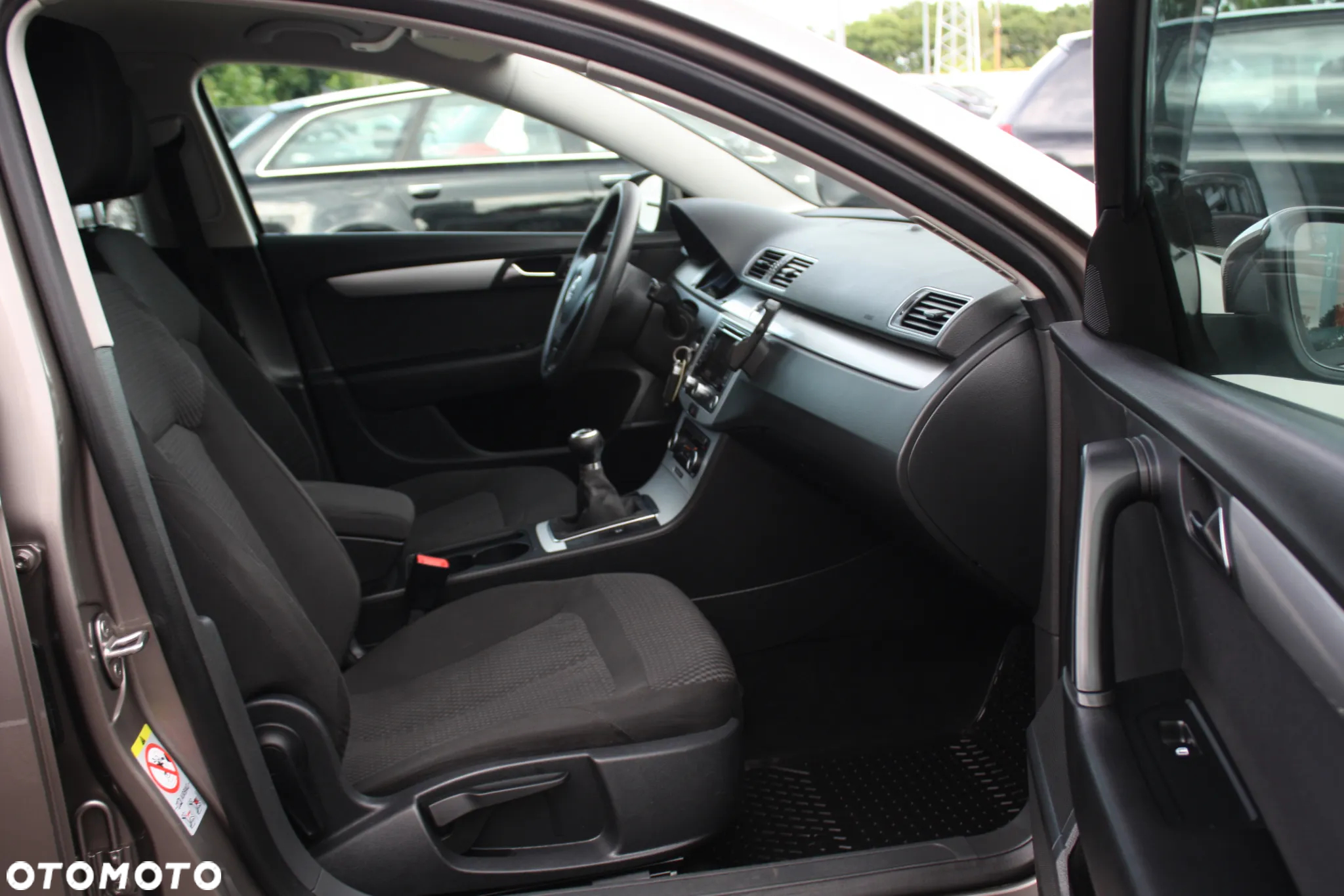 Volkswagen Passat 2.0 TDI Comfortline - 32