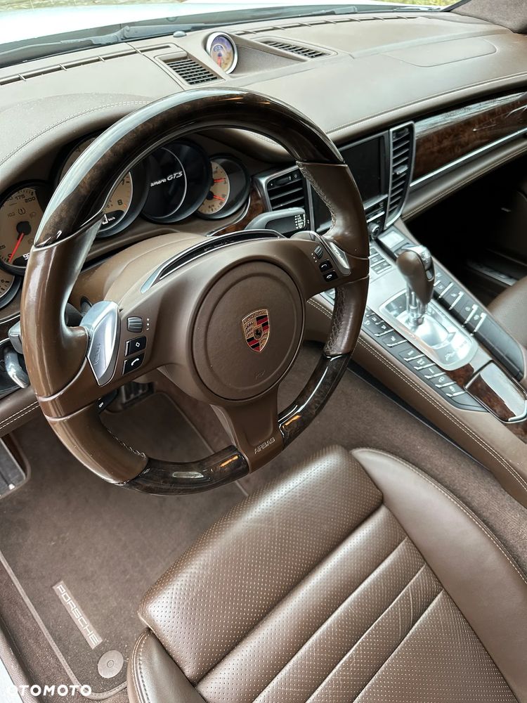 Porsche Panamera - 23