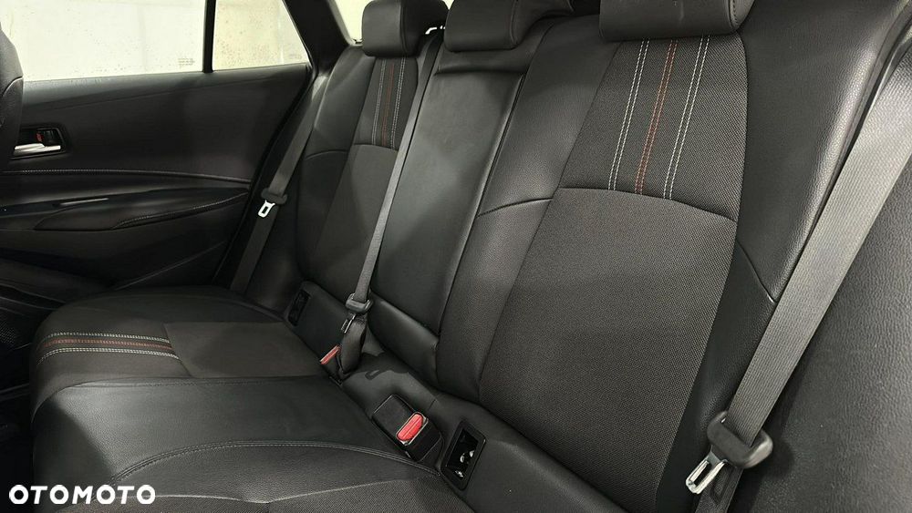 Toyota Corolla - 12