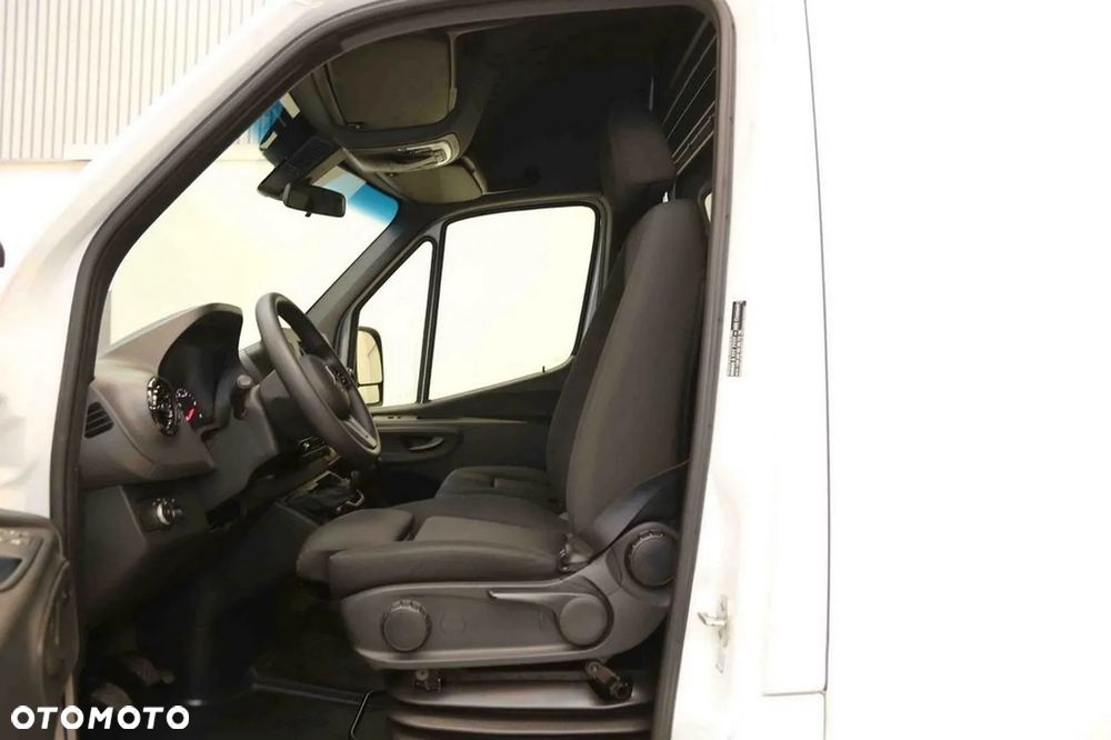 Mercedes-Benz Sprinter - 6