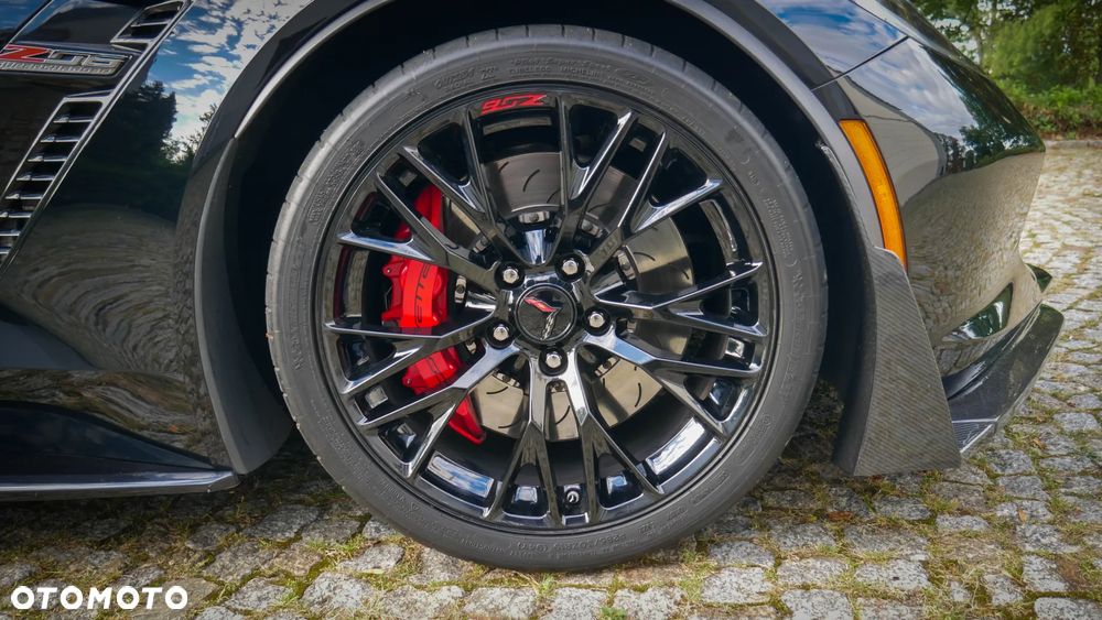 Chevrolet Corvette - 15